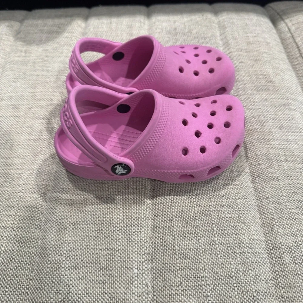 Crocs Size C 9 Classic Slip On Watershoes Kids Child Pink